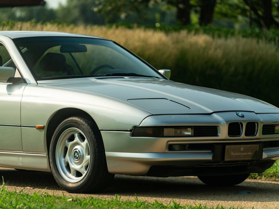 Image 25/50 of BMW 850i (1990)