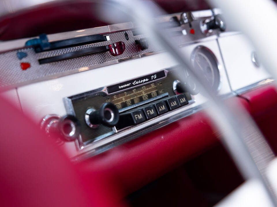 Image 13/29 de Mercedes-Benz 230 SL (1964)