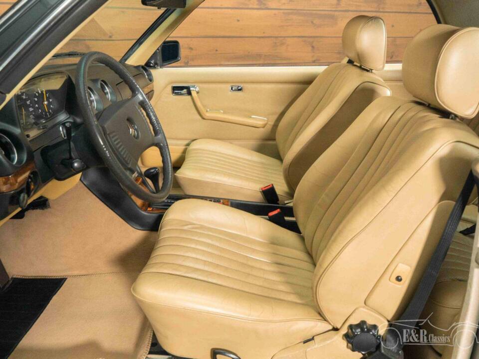 Immagine 13/19 di Mercedes-Benz 280 CE (1977)