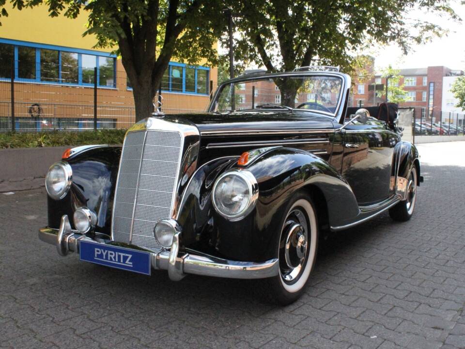 Afbeelding 1/29 van Mercedes-Benz 220 Cabriolet A (1955)