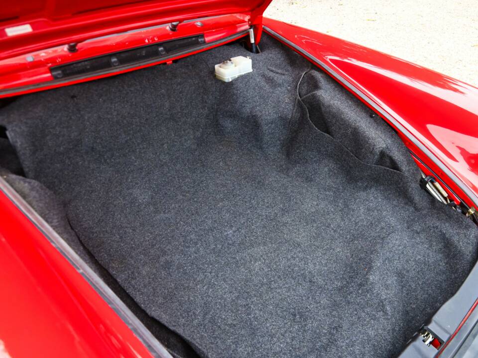 Image 49/50 of Porsche 911 Carrera 3.2 (1988)