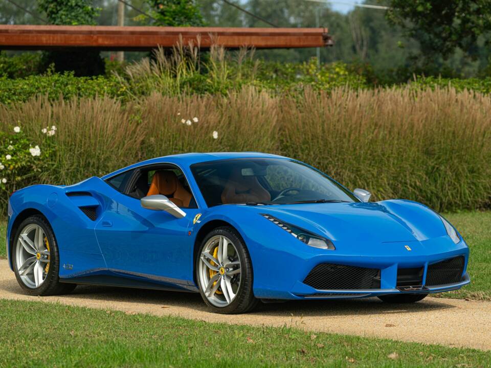 Imagen 2/50 de Ferrari 488 GTB (2017)