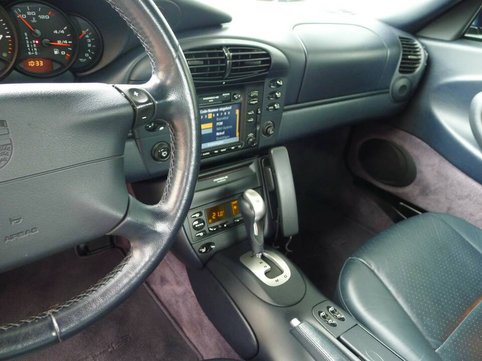 Bild 9/14 von Porsche 911 Carrera 4 (2000)