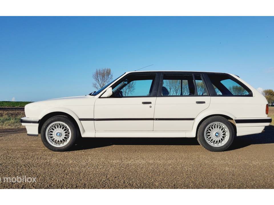 Immagine 15/35 di BMW 325ix Touring (1991)