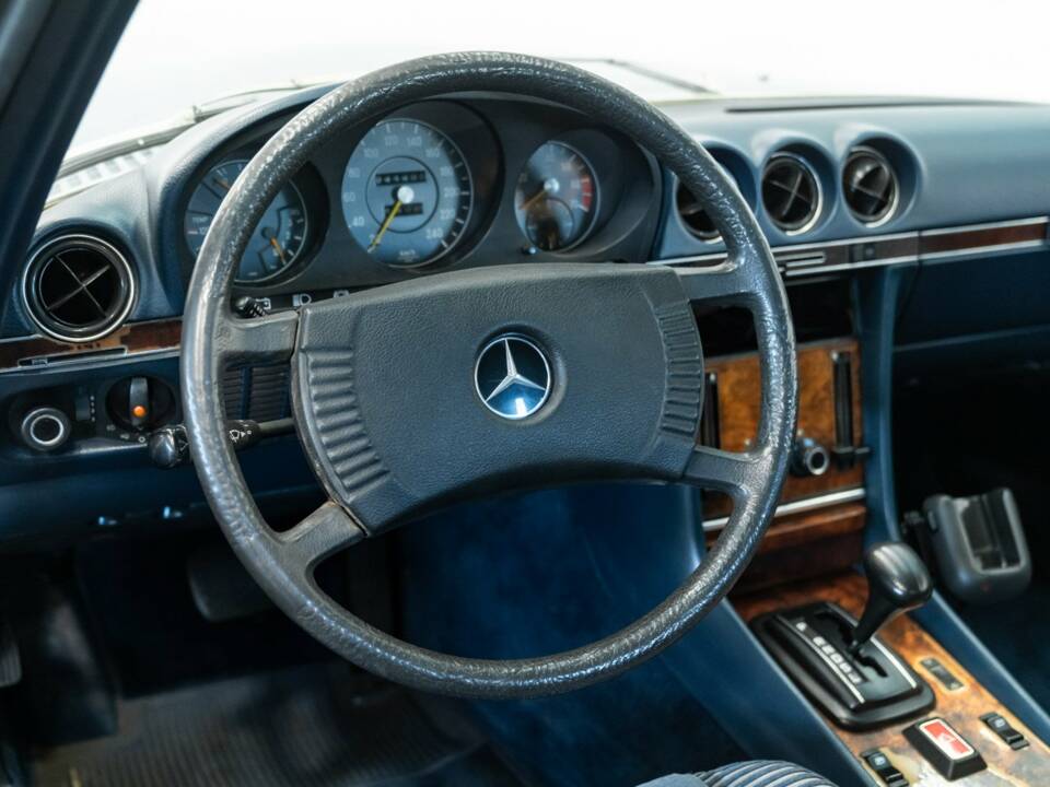 Image 28/41 of Mercedes-Benz 450 SLC (1972)