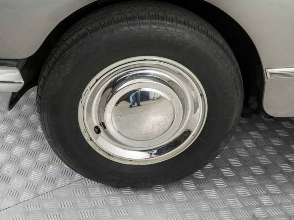 Image 26/50 of Citroën D Spécial (1971)