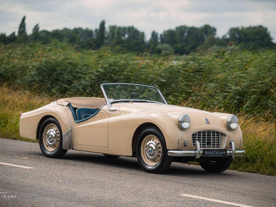Image 2/14 of Triumph TR 3 (1956)