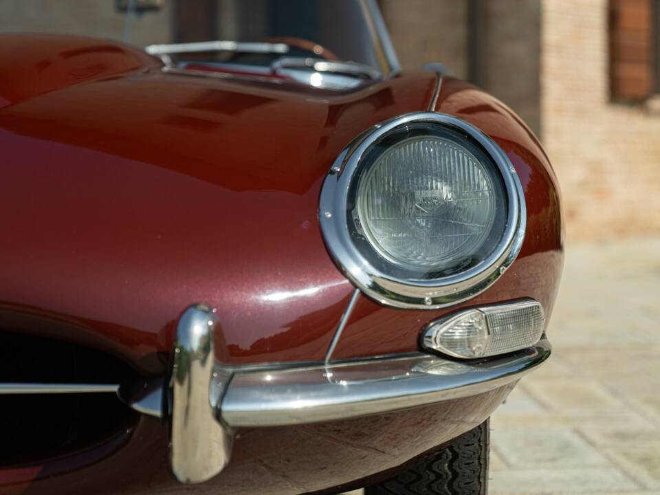 Image 26/50 de Jaguar E-Type 3.8 (1964)