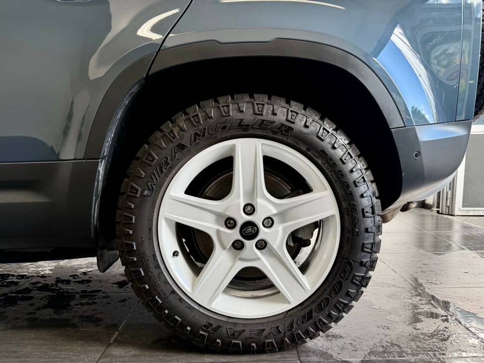 Image 10/25 of Land Rover Defender 110 D300 AWD (2022)