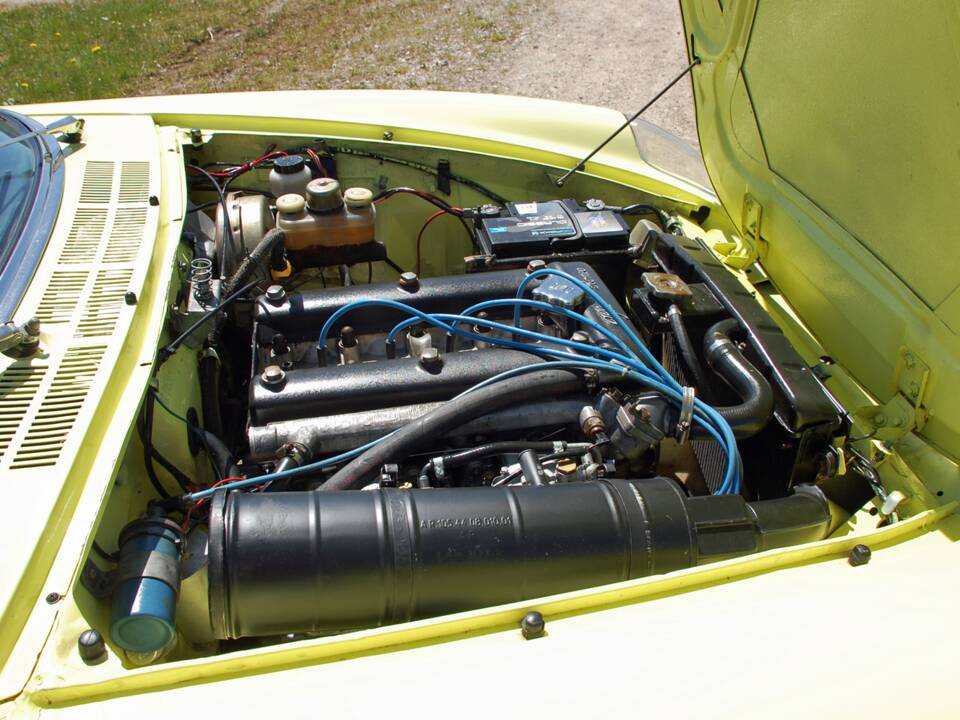 Image 23/24 of Alfa Romeo 1600 Spider (1976)