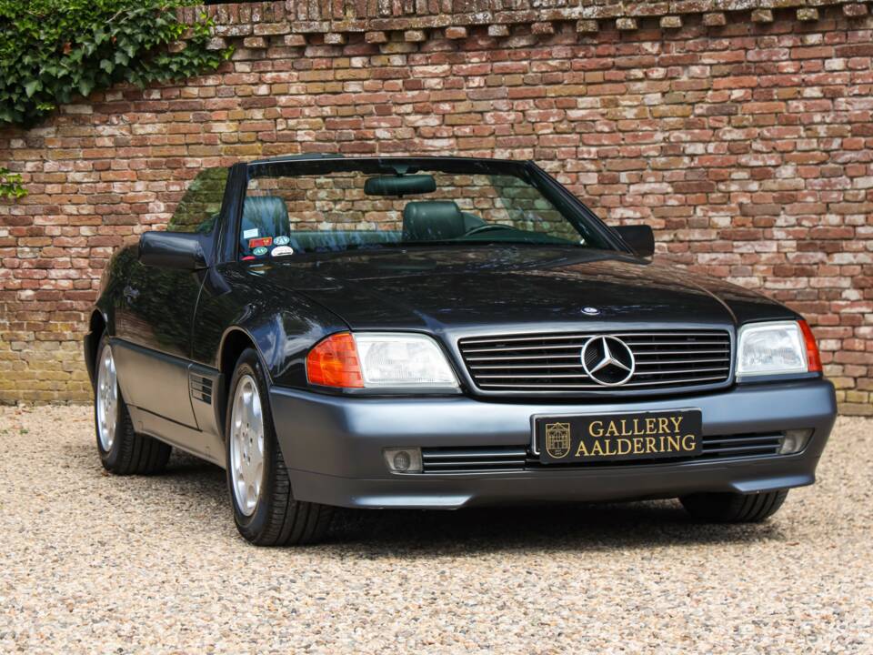 Image 27/50 of Mercedes-Benz 500 SL (1992)