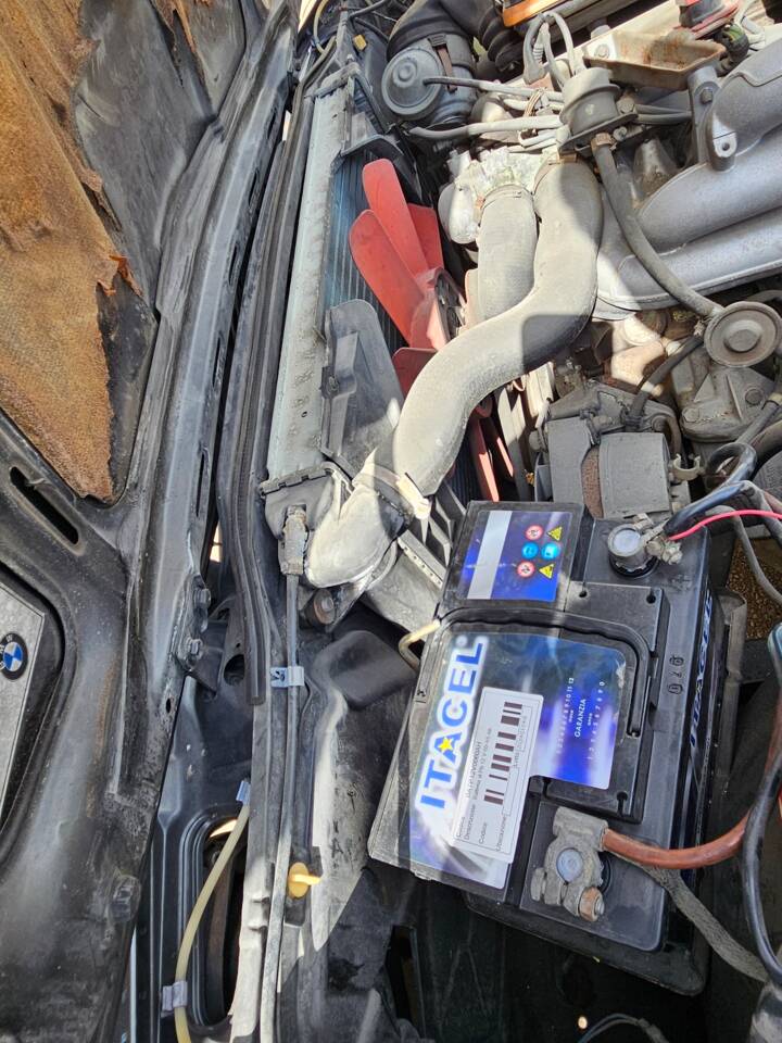 Image 73/100 of BMW 728i (1983)