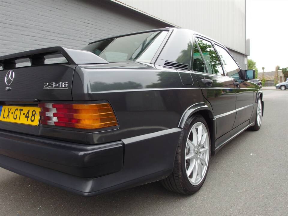 Immagine 18/98 di Mercedes-Benz 190 E 2.3-16 (1985)
