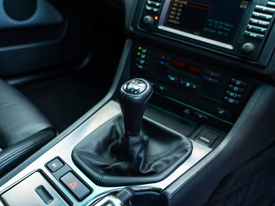 Image 34/56 of BMW M5 (2000)