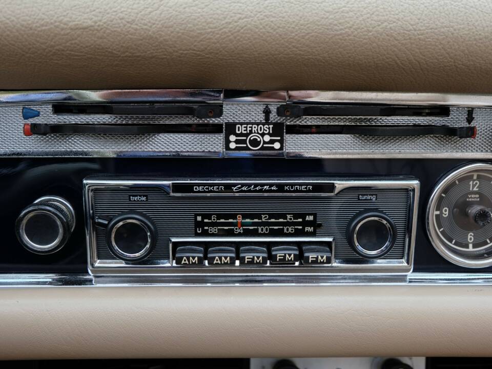 Immagine 35/66 di Mercedes-Benz 280 SL (1969)