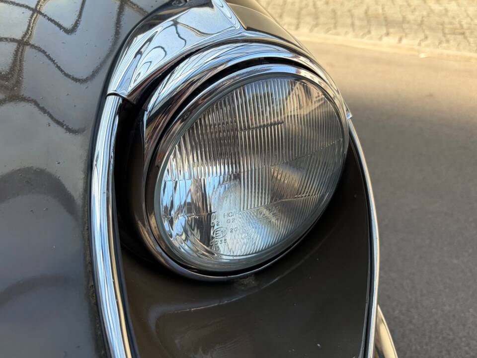 Image 21/81 de Jaguar Type E (2+2) (1969)