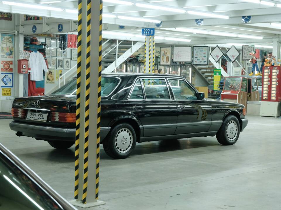 Bild 50/50 von Mercedes-Benz 300 SEL (1991)
