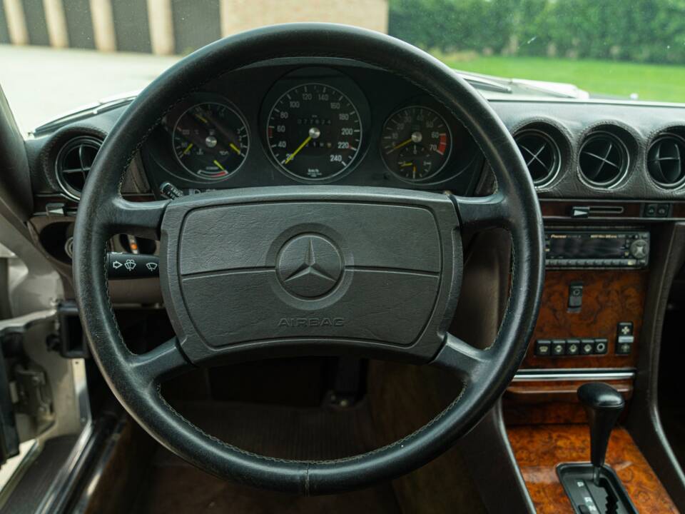 Image 33/46 de Mercedes-Benz 420 SL (1985)