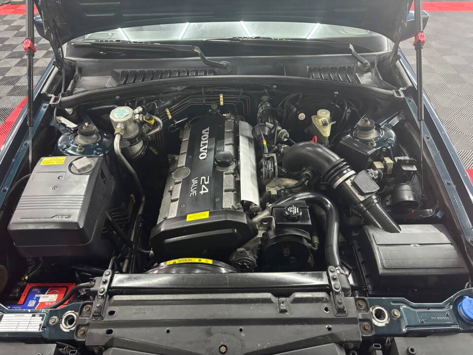 Image 20/32 of Volvo 960 3.0i (1992)