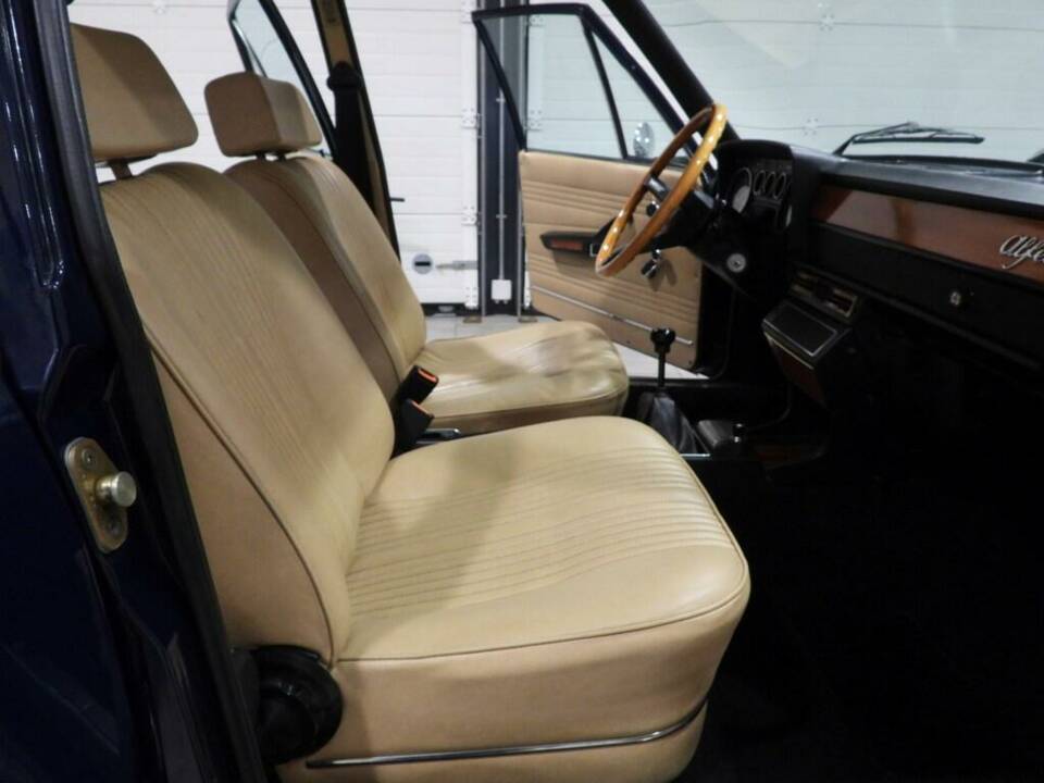 Bild 10/15 von Alfa Romeo Alfetta 2.0 (1974)