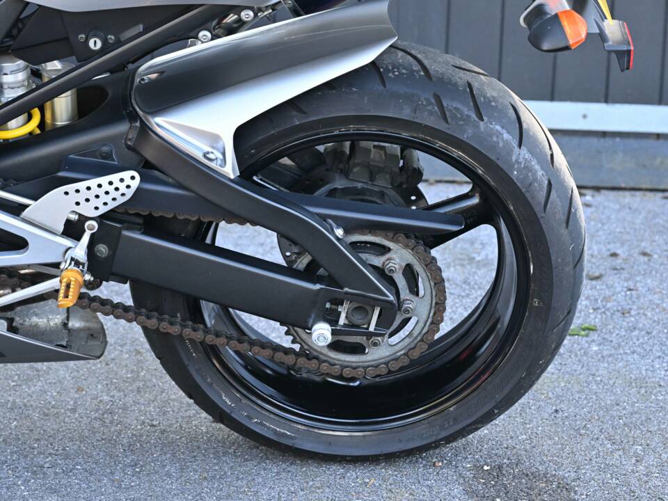 Bild 17/49 von Yamaha YZF-R1 (2002)