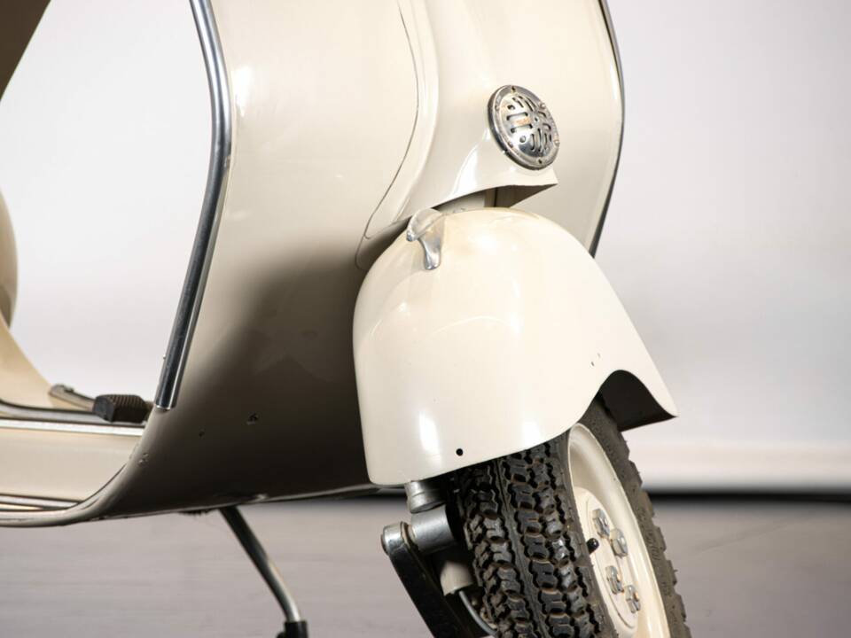 Bild 25/50 von Piaggio Vespa 150 "Struzzo" VL (1955)