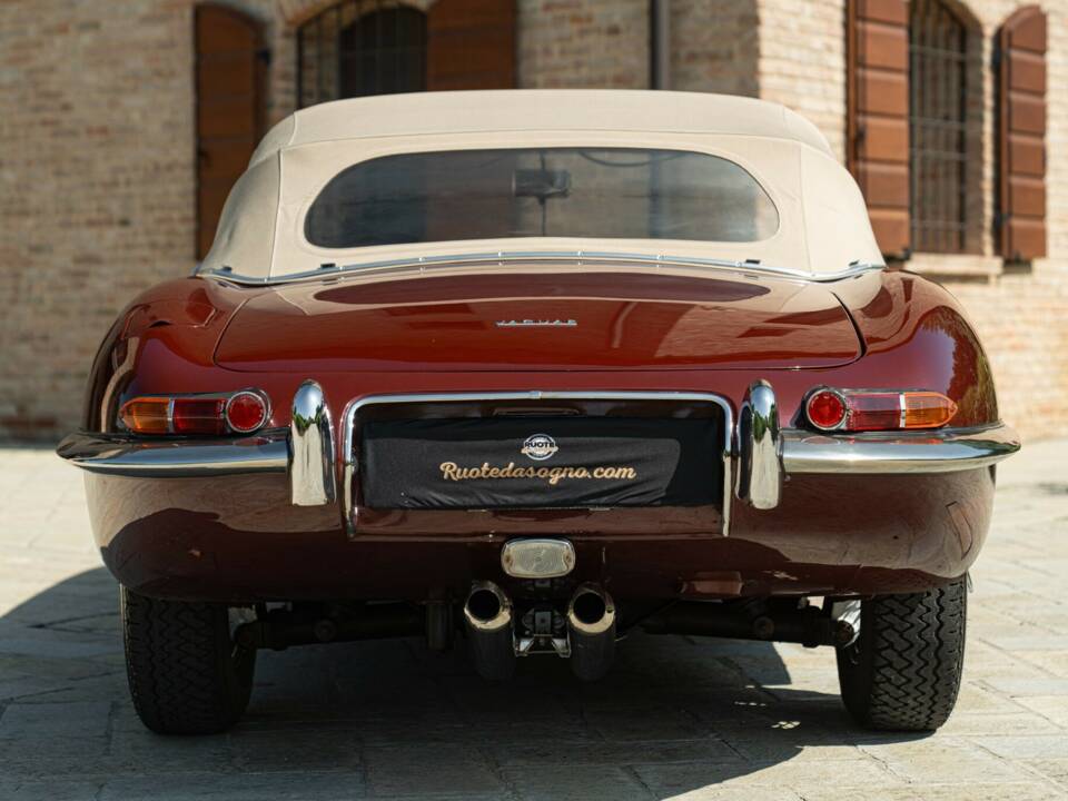 Image 12/50 de Jaguar E-Type 3.8 (1964)