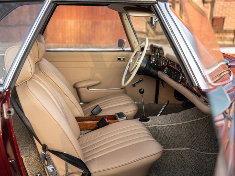 Image 43/70 de Mercedes-Benz 230 SL (1966)
