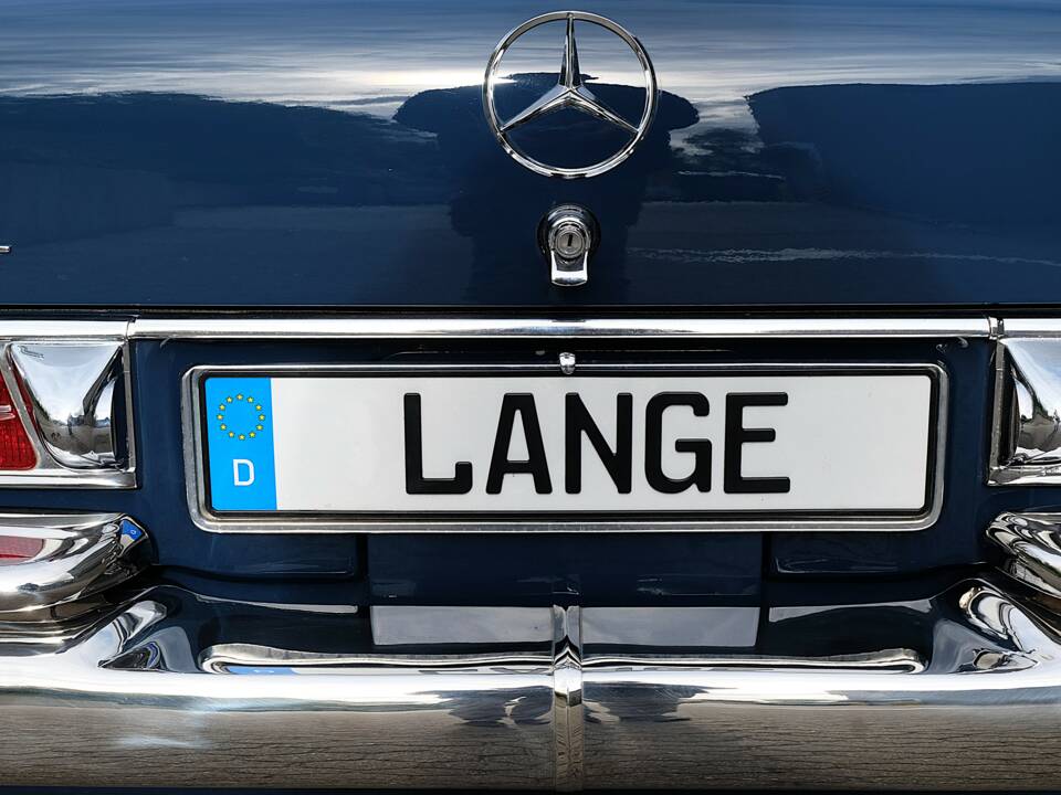Image 46/76 de Mercedes-Benz 220 S b (1963)