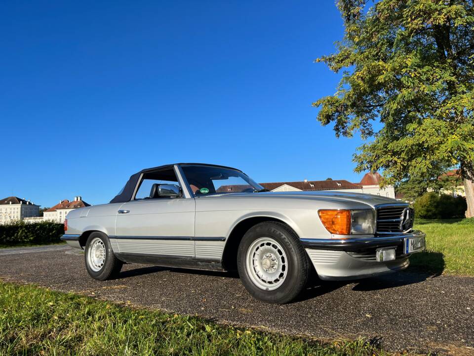 Bild 2/99 von Mercedes-Benz 280 SL (1984)