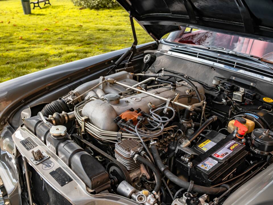Image 50/86 of Mercedes-Benz 300 SE (1965)