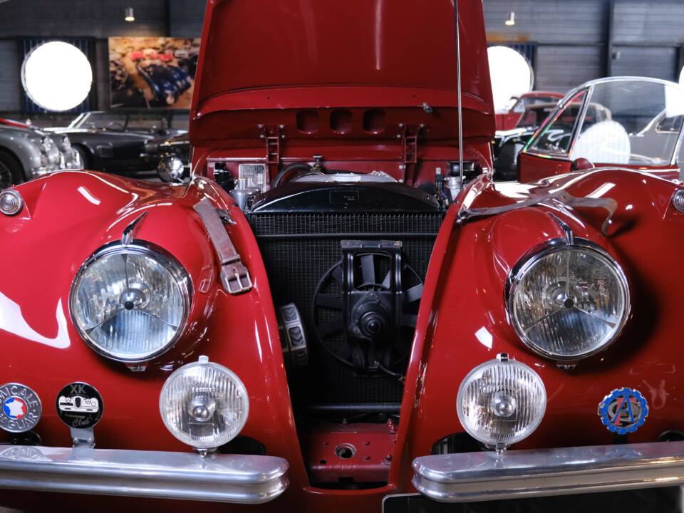 Bild 32/46 von Jaguar XK 120 FHC (1952)