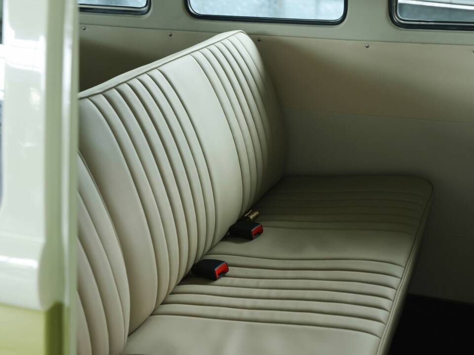 Image 26/47 of Volkswagen T1 minibus (1961)