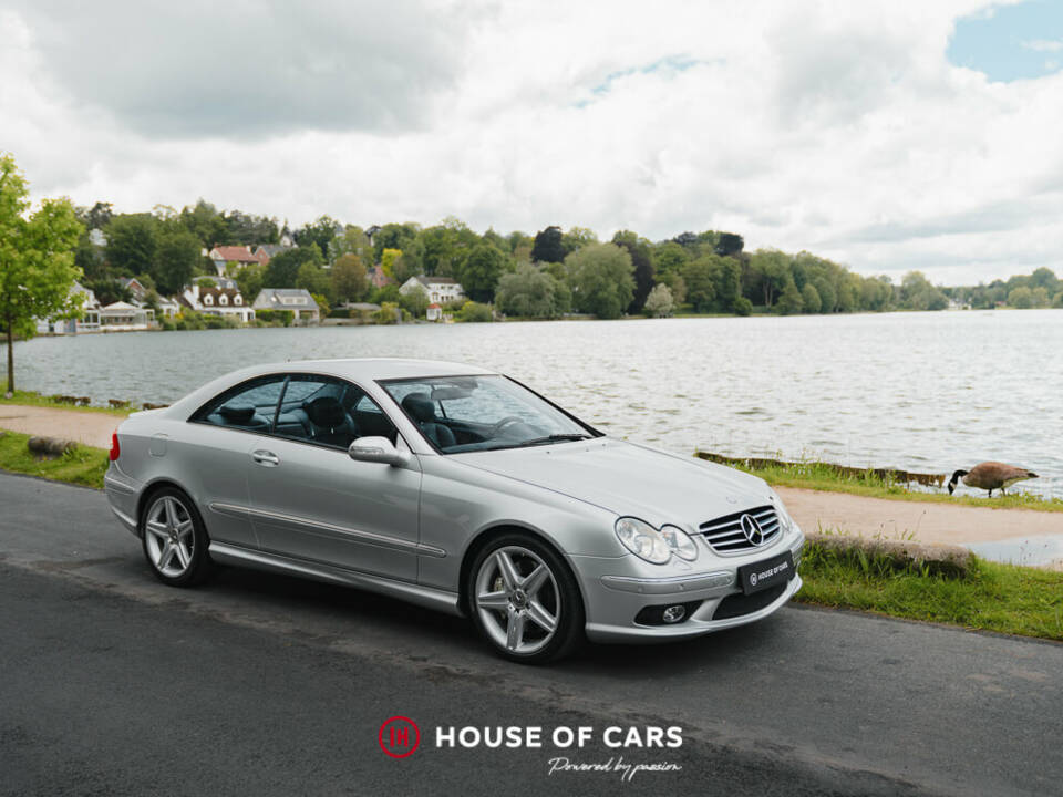 Image 2/47 of Mercedes-Benz CLK 55 AMG (2004)