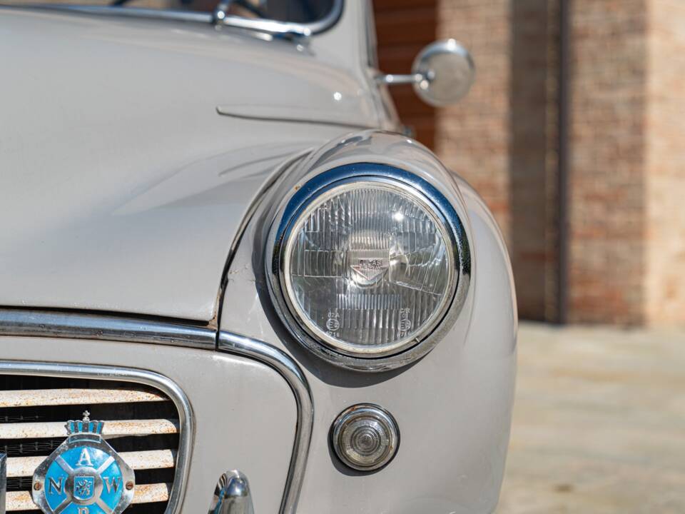 Image 11/50 of Morris Minor 1000 (1958)