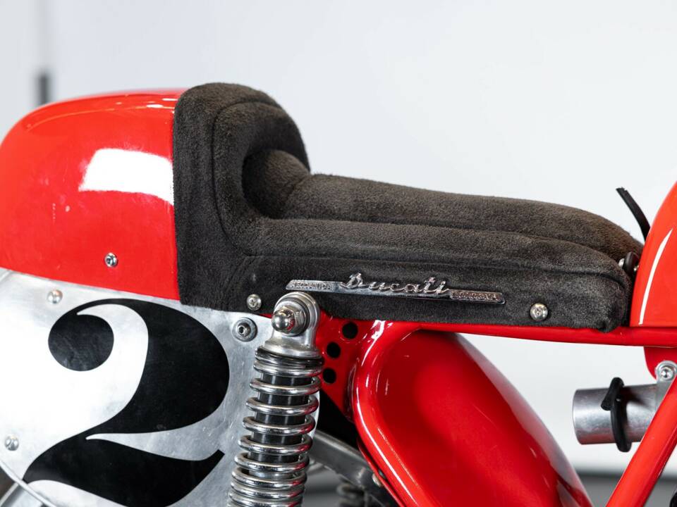 Image 21/34 of Ducati 125 Sport (1957)