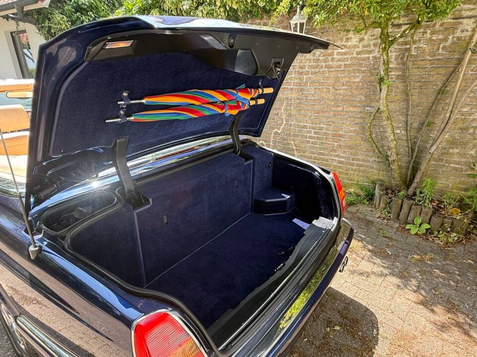 Image 30/32 of Bentley Azure (2003)