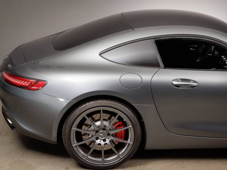 Image 8/29 of Mercedes-AMG GT-S (2015)