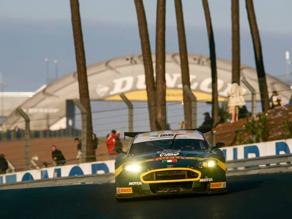 Image 24/30 of Aston Martin DBR9 GT1 (2006)