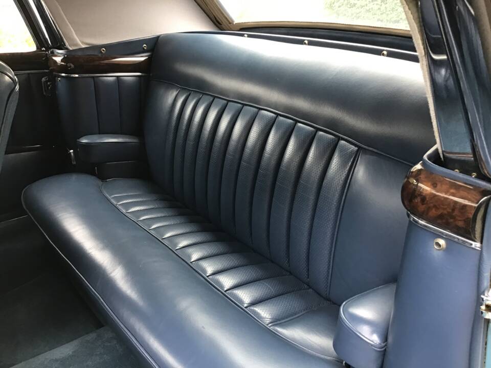 Image 7/32 of Mercedes-Benz 220 S Cabriolet (1958)