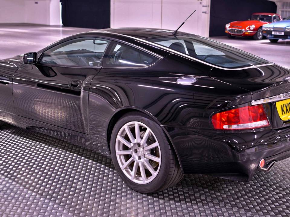 Afbeelding 6/50 van Aston Martin V12 Vanquish S Ultimate Edition (2007)