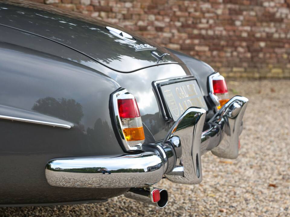 Image 46/50 of Mercedes-Benz 190 SL (1960)