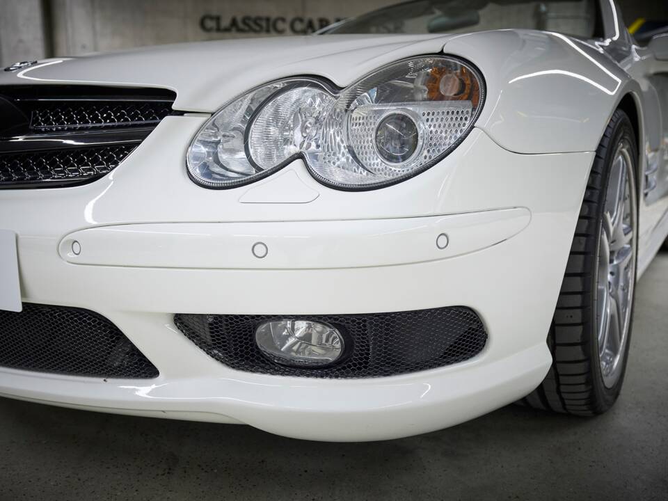 Image 41/99 de Mercedes-Benz SL 55 AMG (2005)