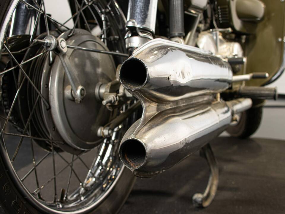 Bild 45/50 von Moto Guzzi Nuovo Falcone Militare (1973)