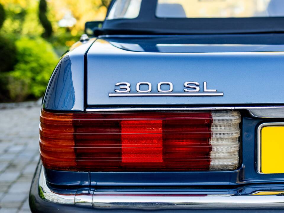 Image 10/21 of Mercedes-Benz 300 SL (1987)