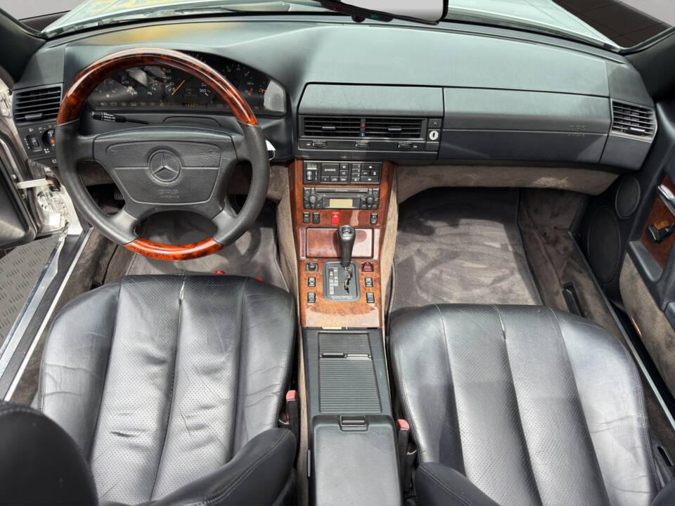 Image 10/28 of Mercedes-Benz SL 320 (1995)