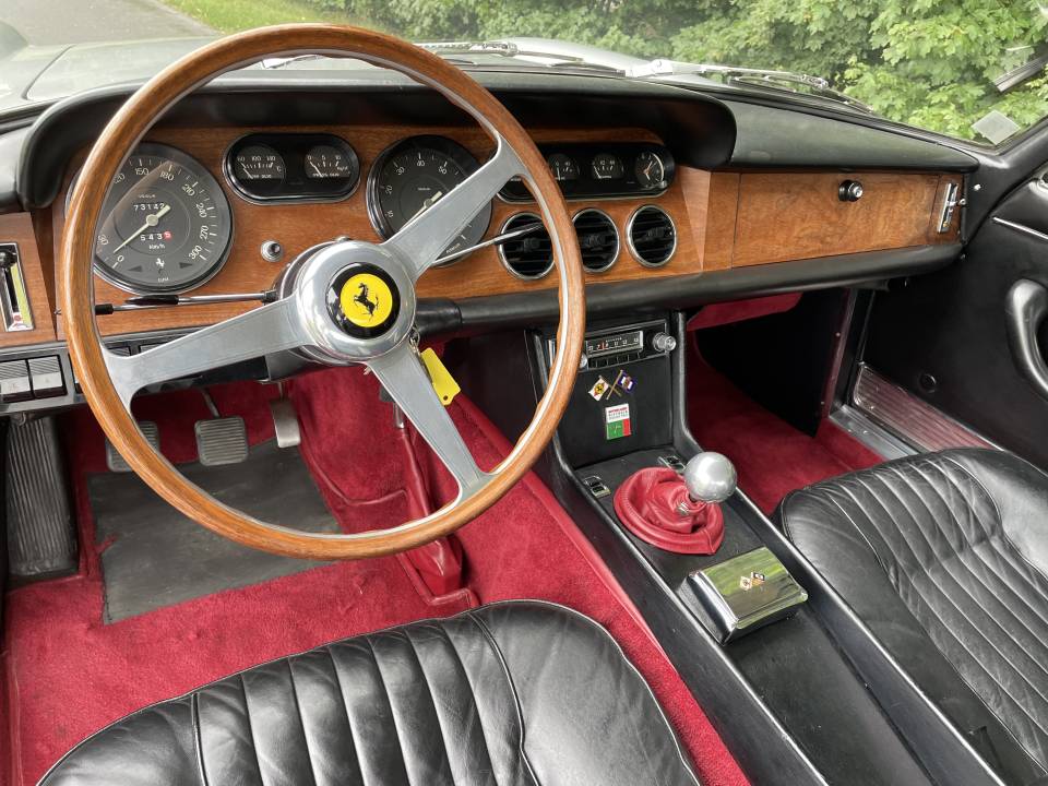 Bild 8/26 von Ferrari 330 GT 2+2 (1966)