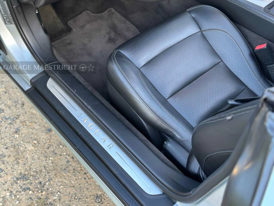Image 24/84 de Jaguar XK 4.2 (2006)