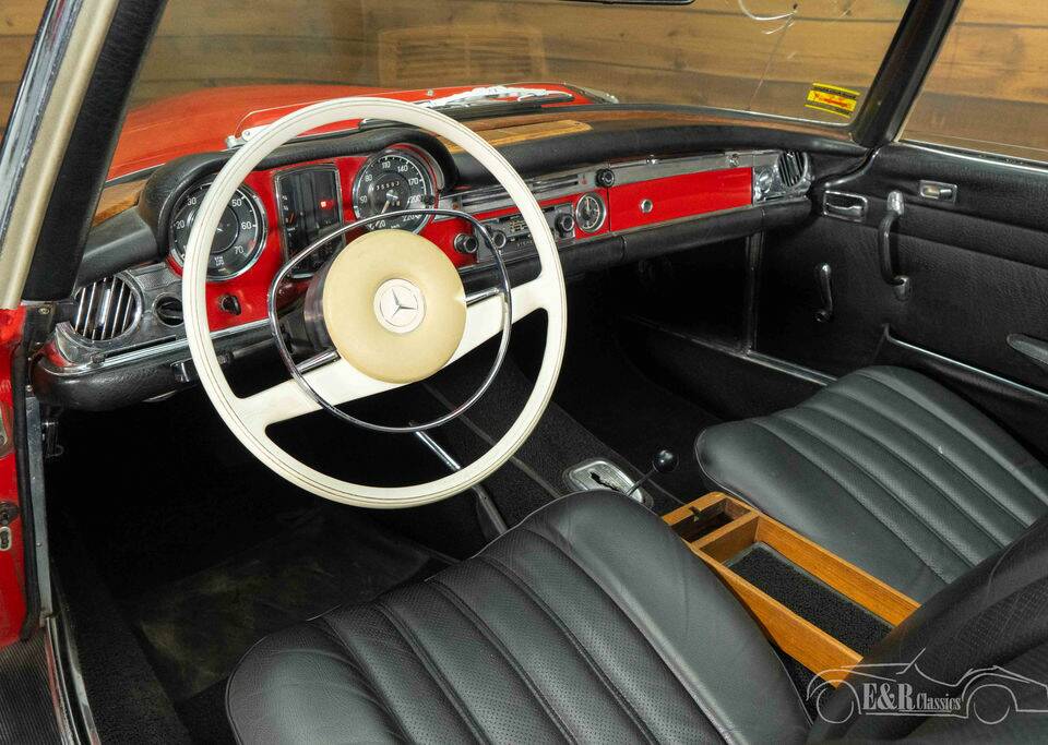 Image 2/8 of Mercedes-Benz 280 SL (1968)