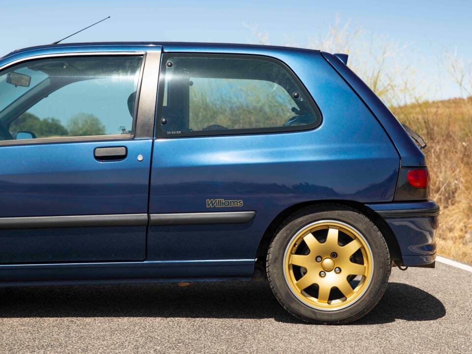 Image 38/87 of Renault Clio I Williams (1994)